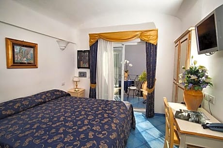 Comfort Double Room with Terrace and Sea View