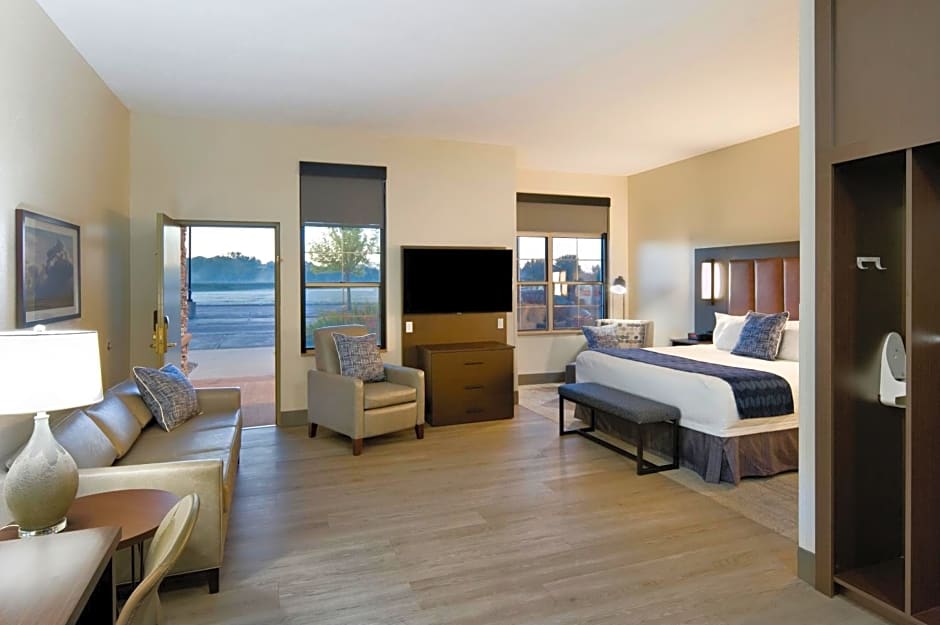 Clubhouse Hotel and Suites - Sioux Falls