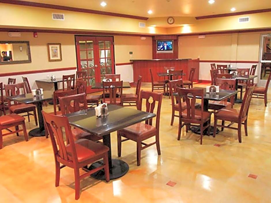 Holiday Inn Express Hotel & Suites Bakersfield Central By IHG