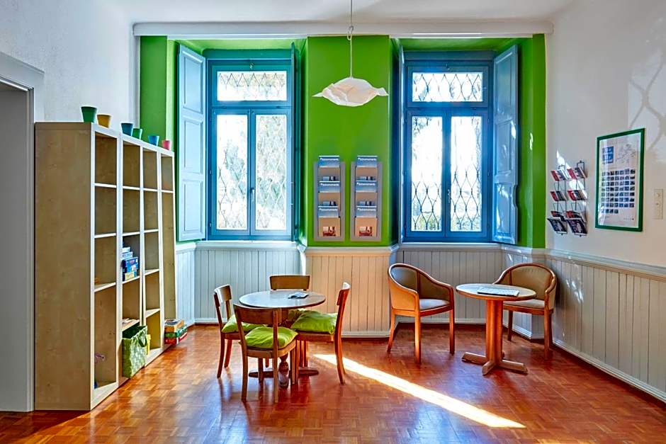 Ostello Montebello - Bellinzona Youth Hostel