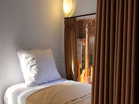 Bed in 12-Bed Mixed Dormitory Room