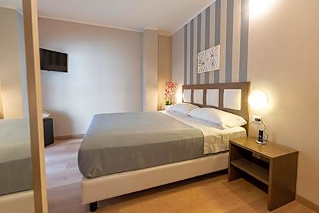 Queen Room with Spa Bath