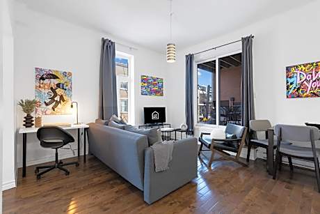 MTL-202 | Spacious 1BR Suite + Rooftop Downtown MTL