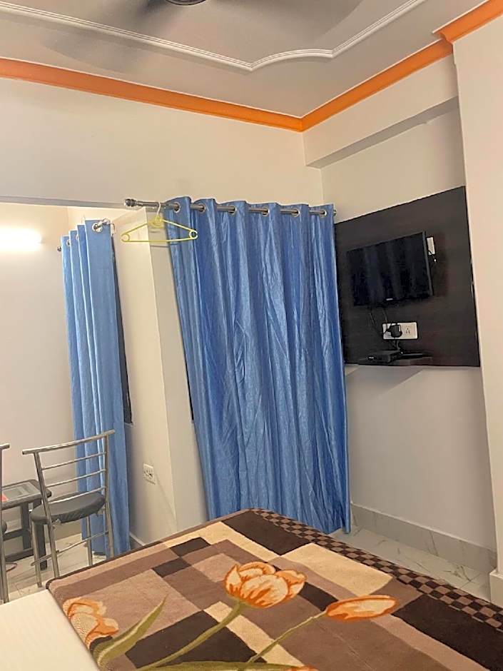 Goroomgo Temple City guest house Varanasi 750 meters from Ganga Assi Ghat