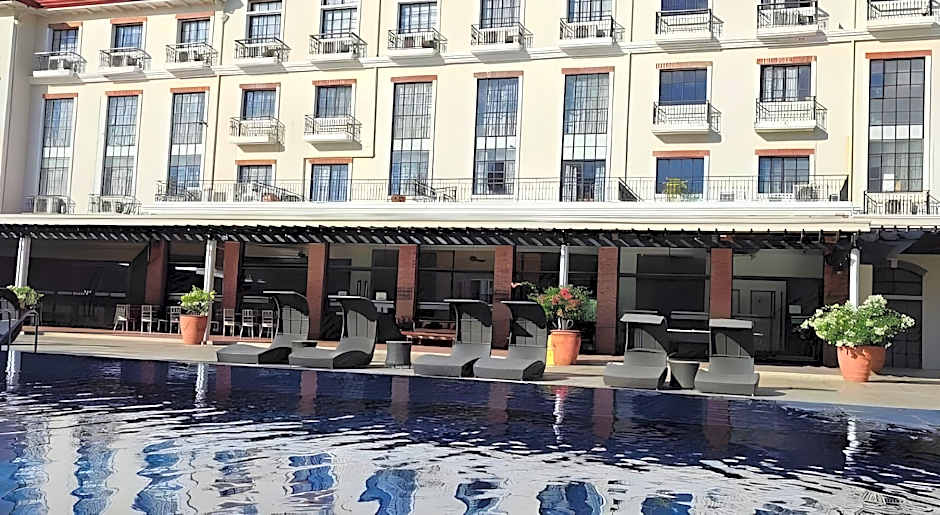 Pontefino Hotel And Residences