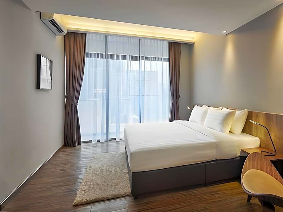 Tropics Eight Suites