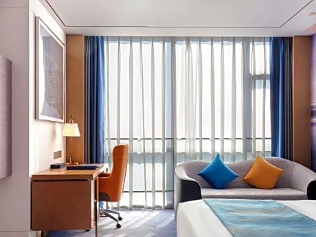 Executive room with One King-size Bed and Lounge Access