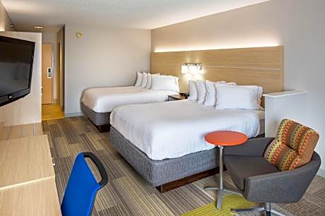 Standard Queen Room with Two Queen Beds - Communications Accessible