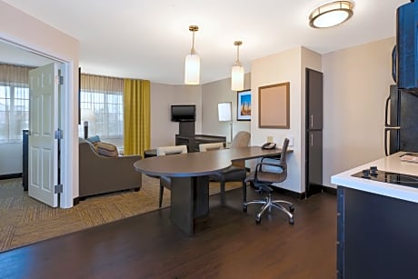 1 Bedroom Suite Communications Accessible