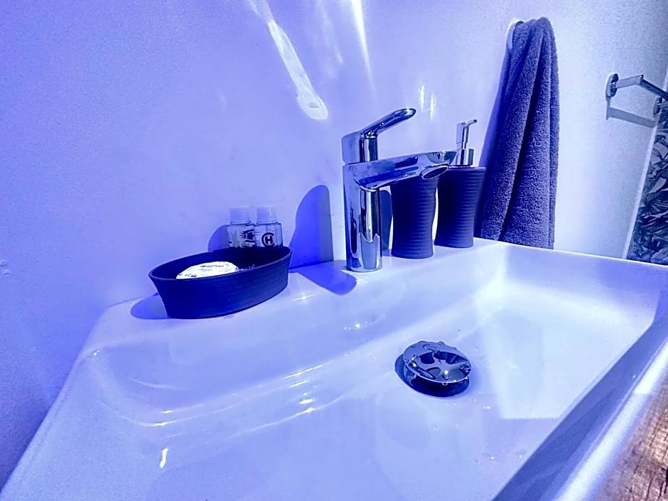 Sun Plaza Suites - Adults Only