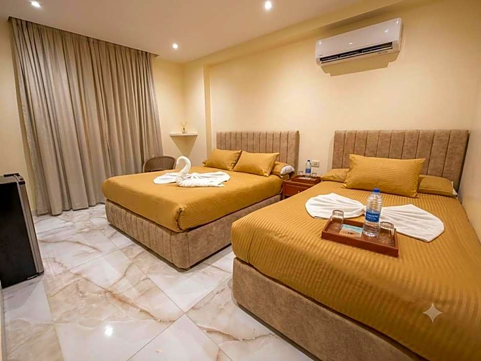 Amon Ra Hotel