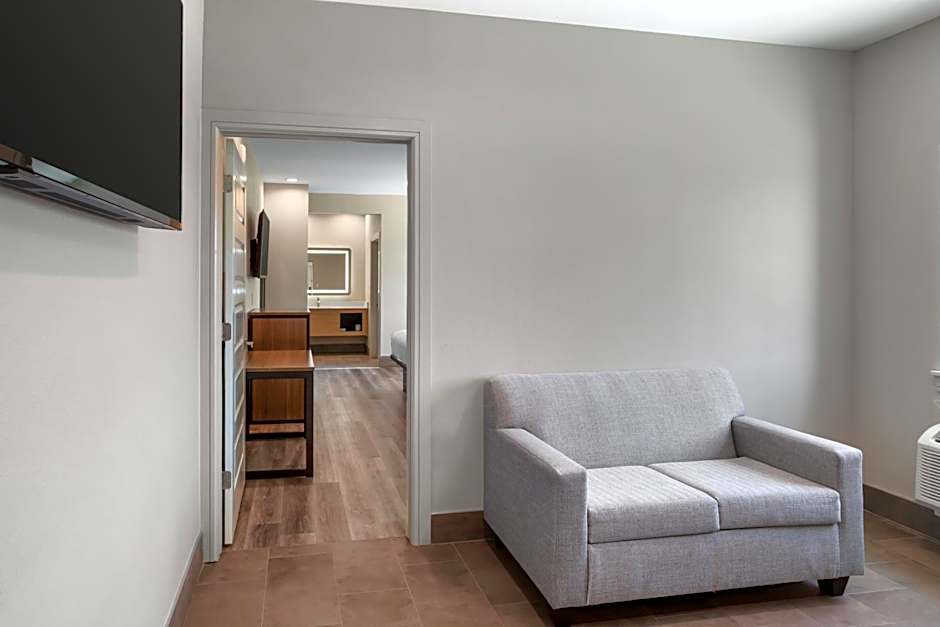 Clarion Pointe Spring - Houston North