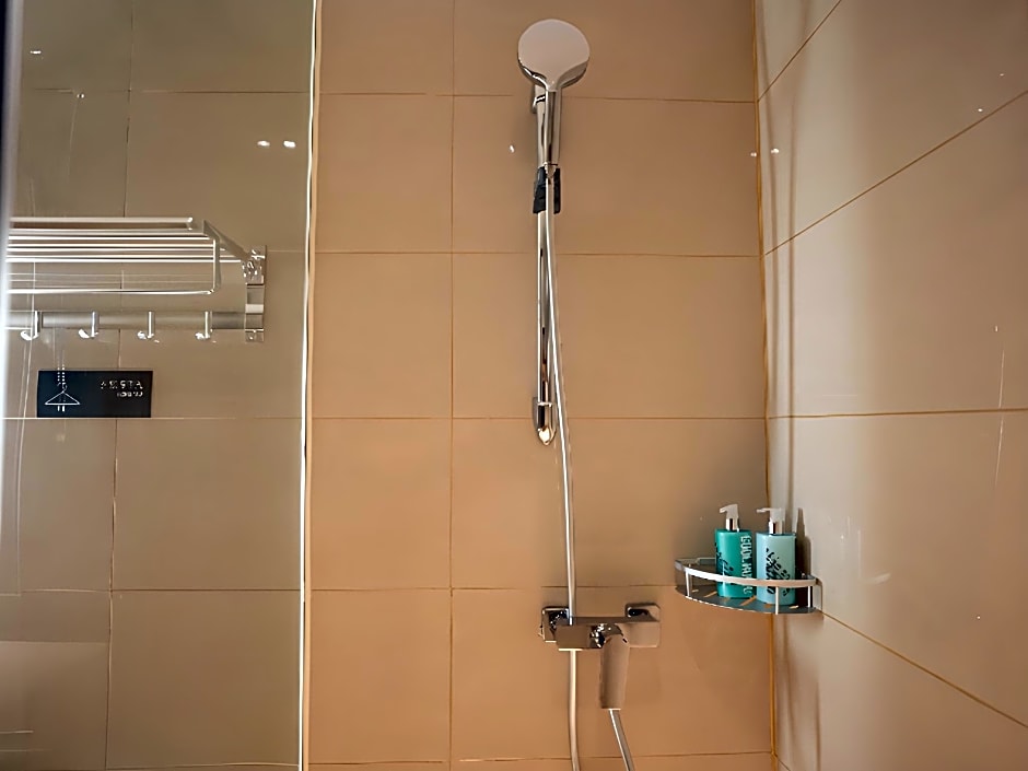 City Comfort Inn Hechi Luocheng Chenglong Lake Park