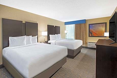 2 Queen Beds Balcony Room Non-Smoking