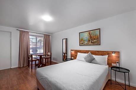 Deluxe Queen Room