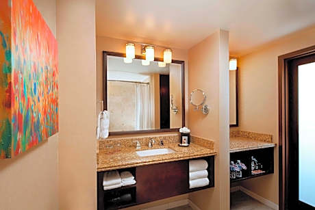 Deluxe Room, 2 Queen Beds, Non Smoking