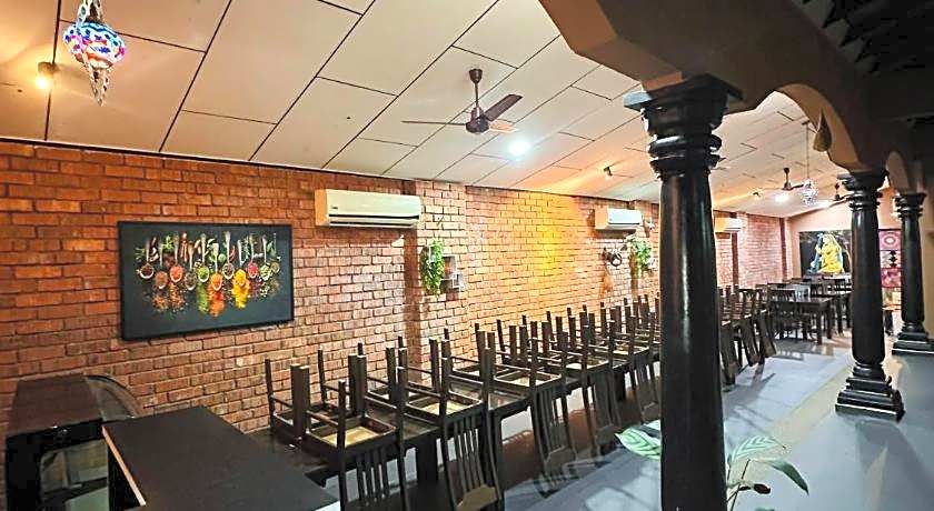 MAXWELL INN LUXURY HOTEL