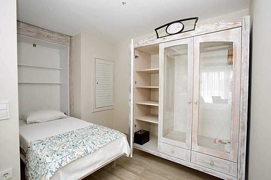 Dedeminn Marina Hotel