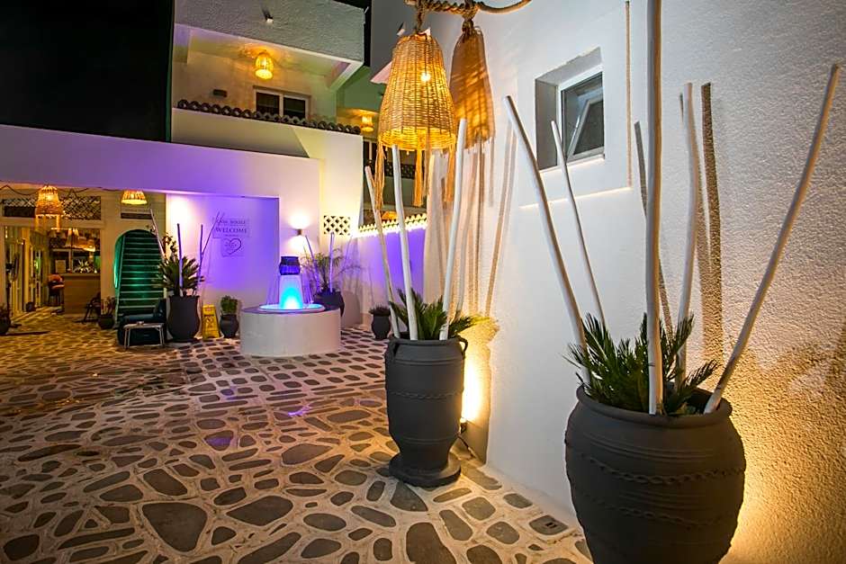 CASA MIKELE by Sarikas - SEA SIDE SUITES and STUDIOS -adults only