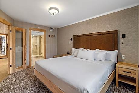 One-Bedroom King Suite