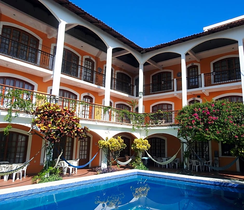 Don Luis Hostal - Sucursal Galeana - Tecolutla