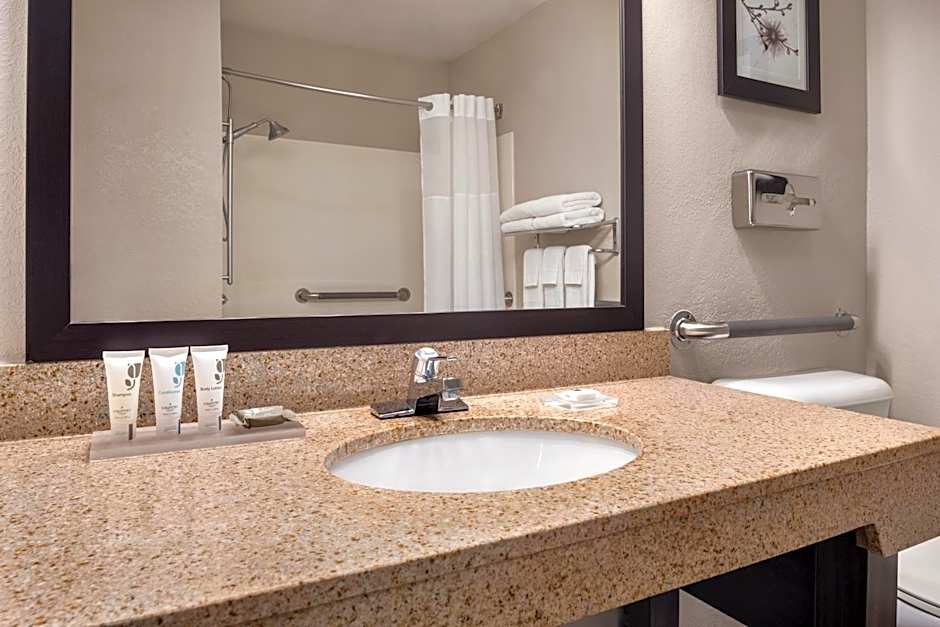 Country Inn & Suites by Radisson, Mt. Pleasant-Racine West, WI