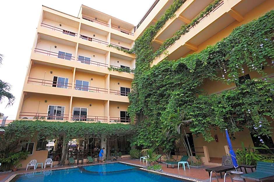Opey De Place Pattaya