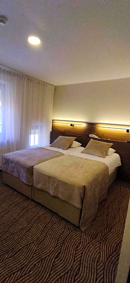 Photo 1 of 11 of Double Room
