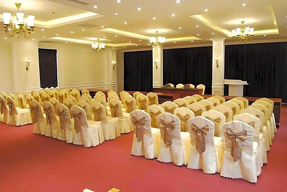 City Bay Palace Hotel