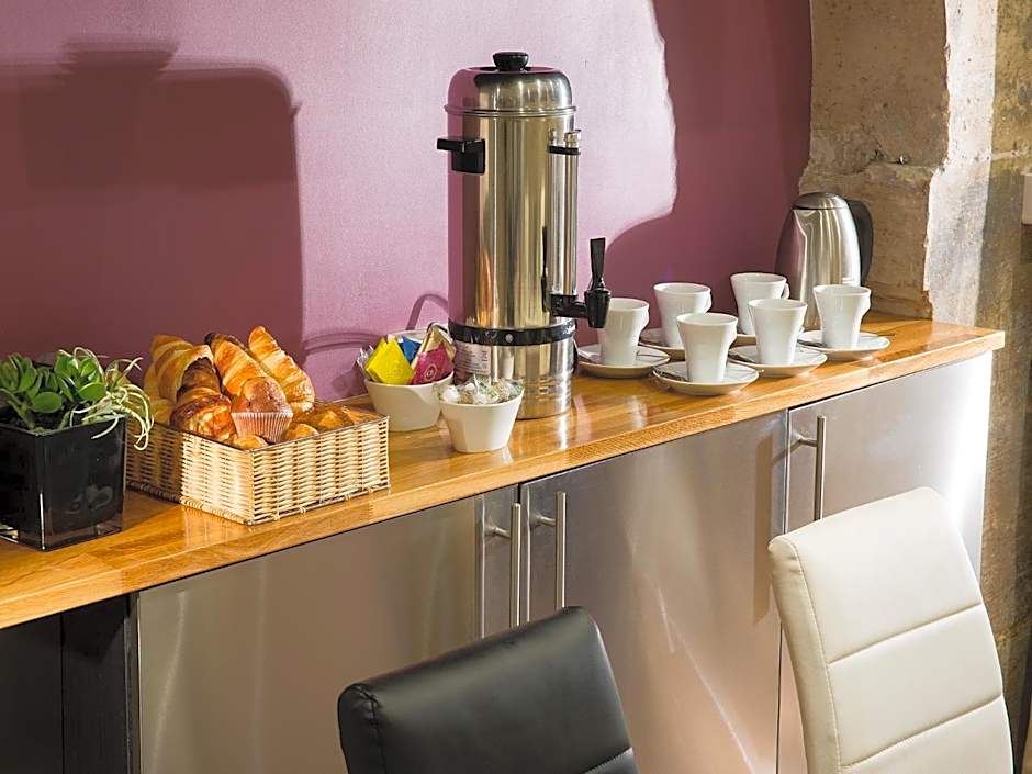 Hotel Jacques De Molay