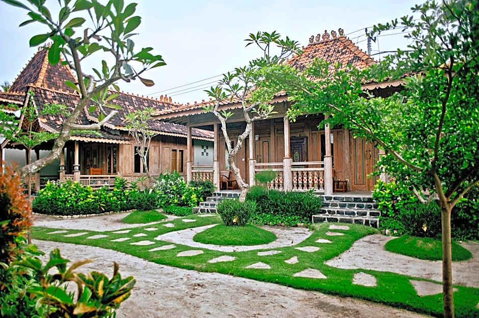 Blue Harbor Beachfront Villas & Resto