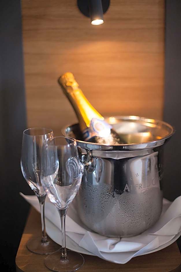 Atlantic Hotel Airport