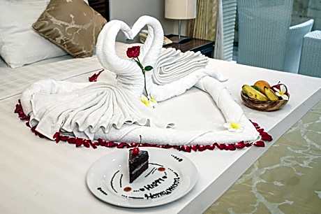 Deluxe Double or Twin Room with Pool View