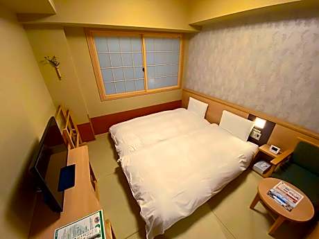 Compact Twin Room