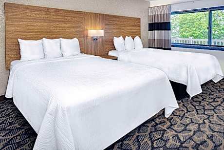 2 Double Beds, Exterior Corridor, Non-Smoking