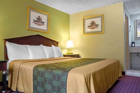 Queen Room