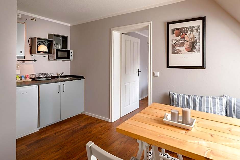 Friesen-Lodge Apartments