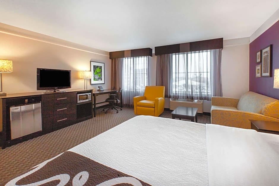 La Quinta Inn & Suites by Wyndham Detroit Utica