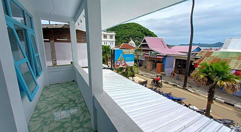 Komodo Indah Hotel
