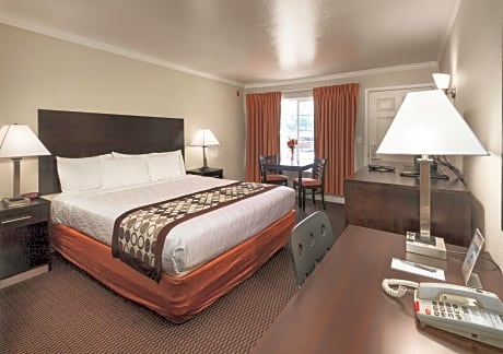 King Room - Non-Smoking