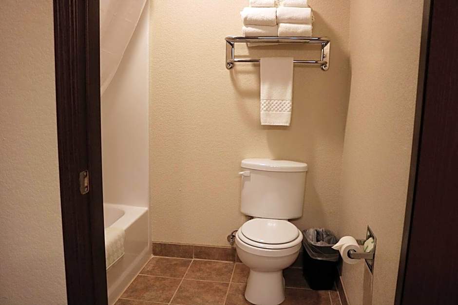 Cobblestone Inn & Suites - Newton