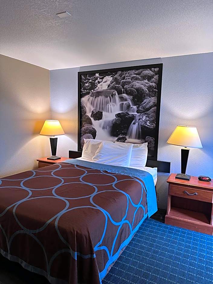 Super 8 by Wyndham Vancouver East