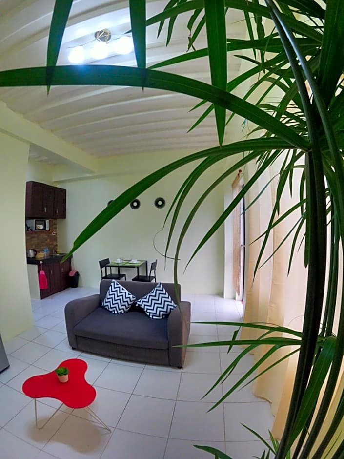 Antwet Backpacker's Inn & Rooftop Bar