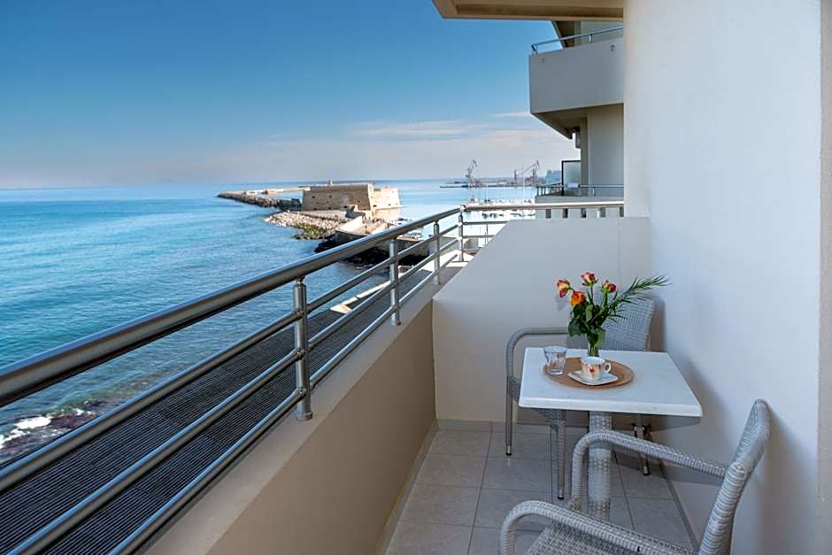 Zdjęcie 1 z 50 — Kronos Hotel