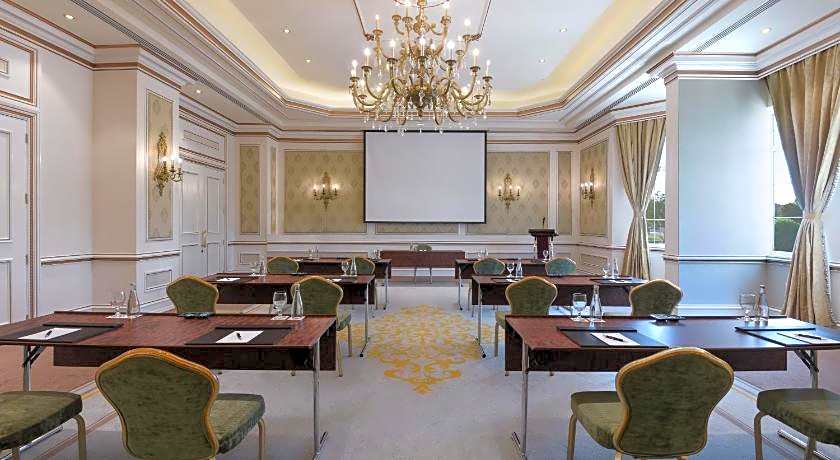 Al Aziziyah Boutique Hotel