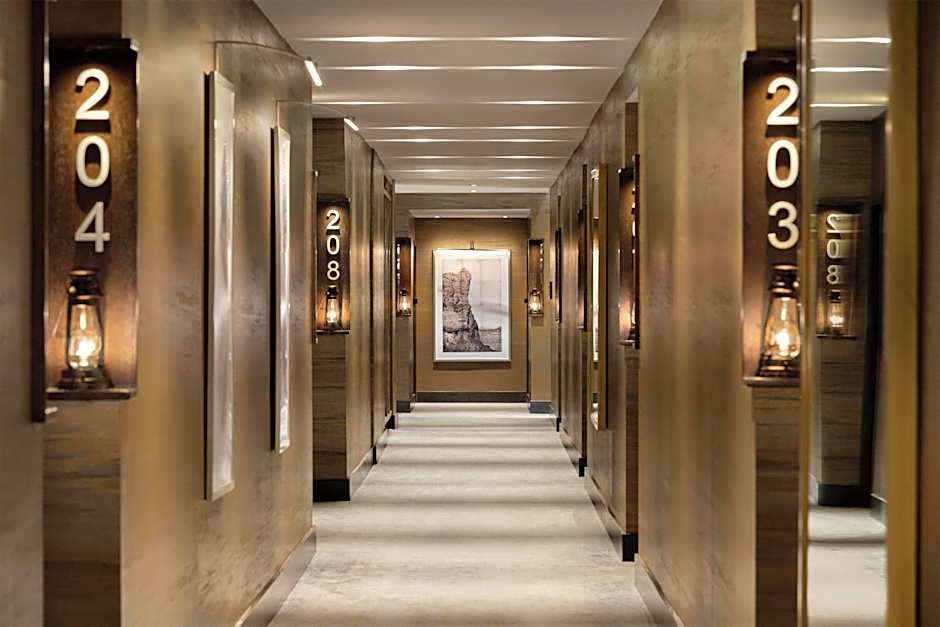 Hoodoo Moab, Curio Collection By Hilton