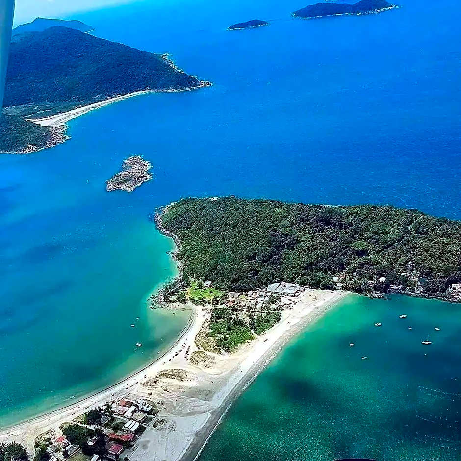 Ampla Casa com Piscina Ponta do Papagaio - PLH005