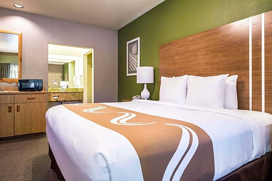 Quality Inn & Suites Bainbridge Island