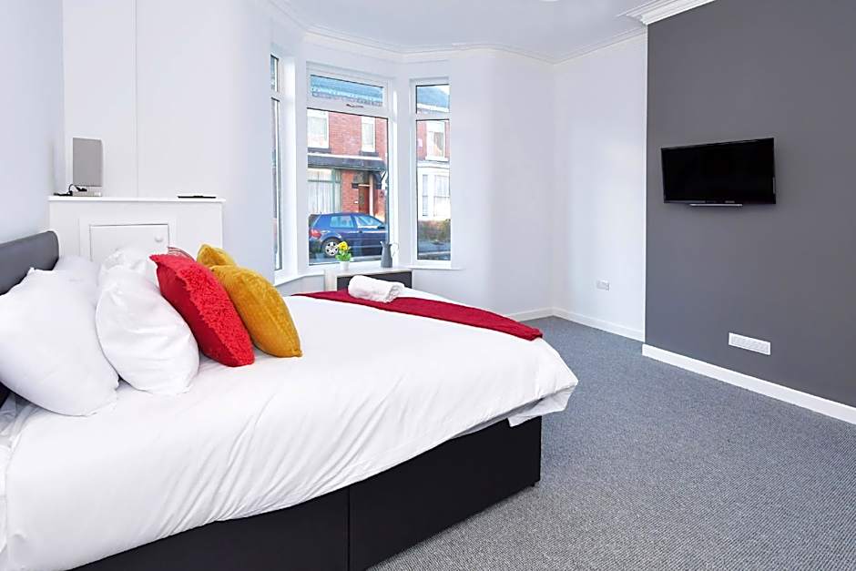 Townhouse @ 272 Walthall Street Crewe