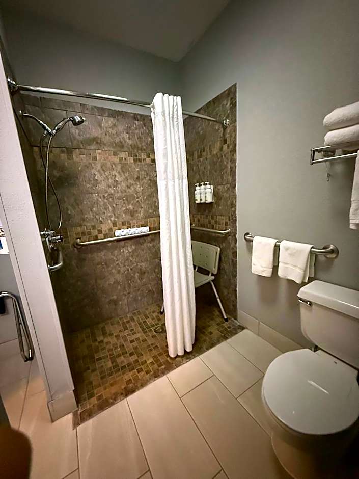 AmericInn by Wyndham Minot